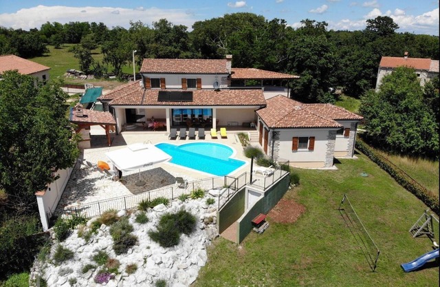 Holiday house Zminj for 1 - 9 persons with 4 bedrooms - Holiday home