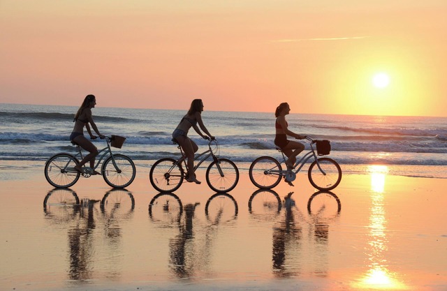 Holiday Inn Express & Suites Oceanfront by IHG