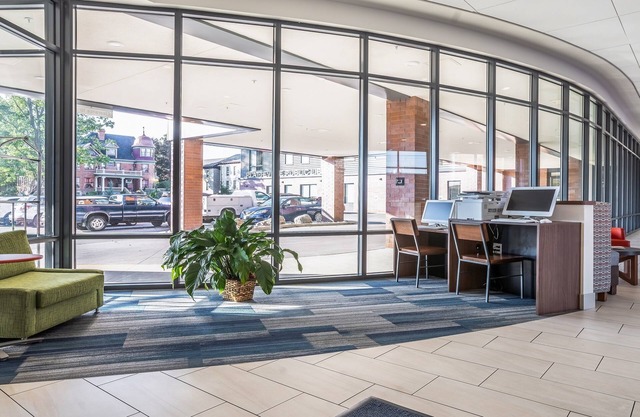 Holiday Inn Express and Suites-Platteville by IHG