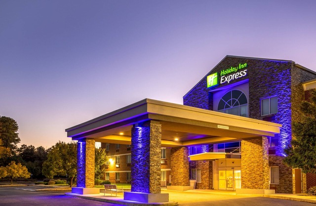 Holiday Inn Express Hotel & Suites Salisbury - Delmar by IHG