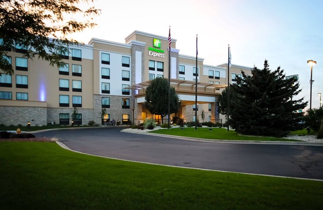 Holiday Inn Express Janesville - I-90 & US Hwy 14 by IHG