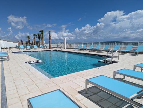 Holiday Inn Express & Suites Oceanfront Daytona Beach Shores by IHG