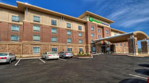 Holiday Inn Express & Suites Pittsburgh SW/Southpointe by IHG