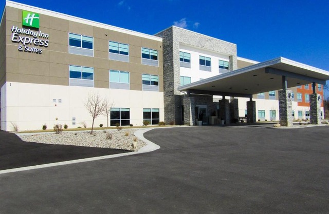 Holiday Inn Express & Suites Coldwater by IHG