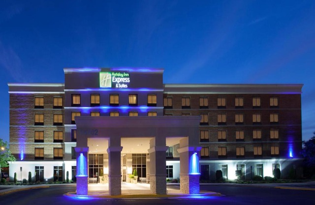 Holiday Inn Express & Suites Laurel Lakes by IHG