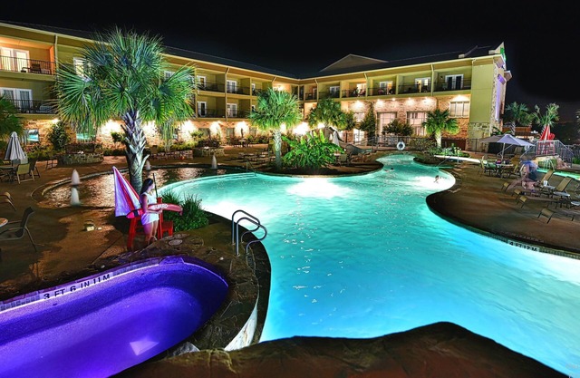 Holiday Inn Express & Suites Fredericksburg by IHG