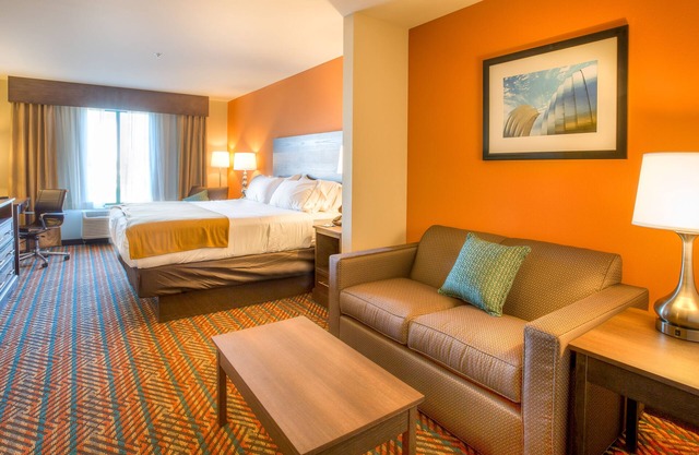 Holiday Inn Express Wichita South by IHG