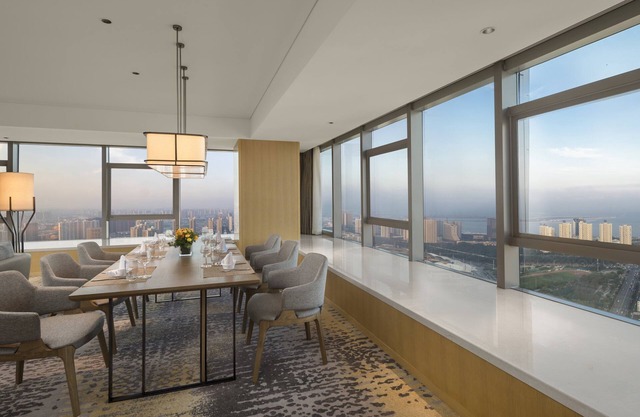 Holiday Inn Qinhuangdao Haigang by IHG