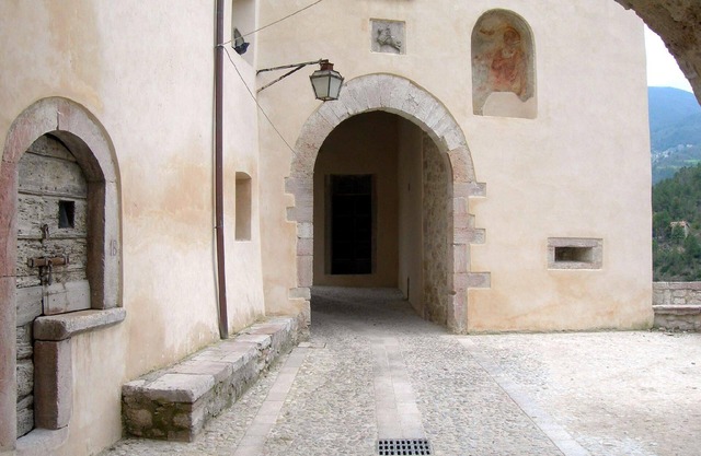 Holiday house Sant'Anatolia di Narco for 2 - 6 persons with 2 bedrooms - Castle