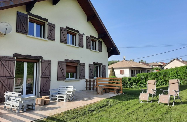 HOLIDAY RENTALS HAUT JURA LA BELLE COMBE