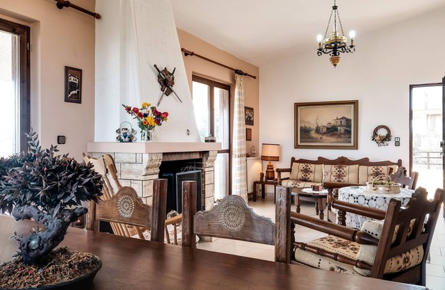 Holiday villa with sea view in Paralia Avlidas