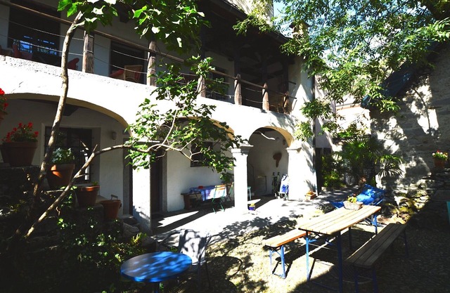 Holidays in paradise - in a noble Ticino country house!