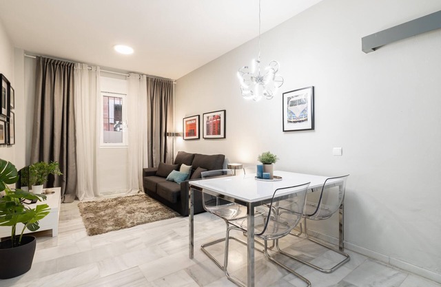 Holidays2Malaga Eduardo Ocon quiet&high Speed Wifi