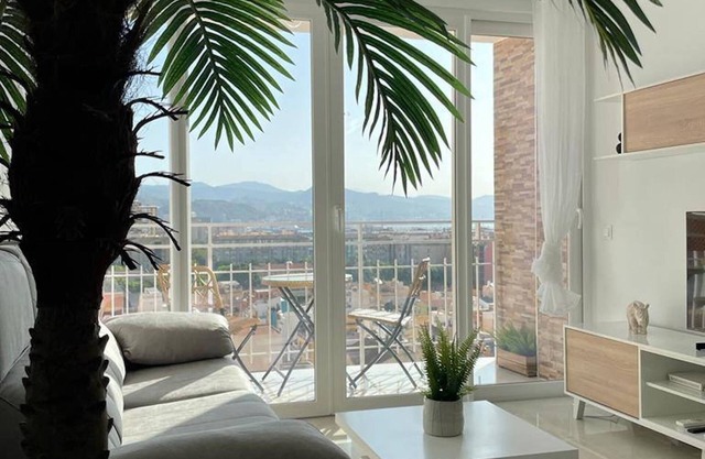 Holidays2Malaga Princesa 3 bedrooms with city views & terrace 200m from beach