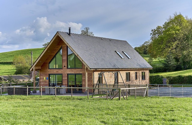Holly Lodge