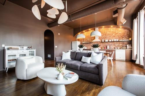 Hollyhock Suite 501: 4 bed/2 bath with soaking tub