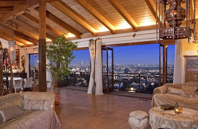 Hollywood Hills 6,000 sq. ft Design Masterpiece-Jetliner Views
