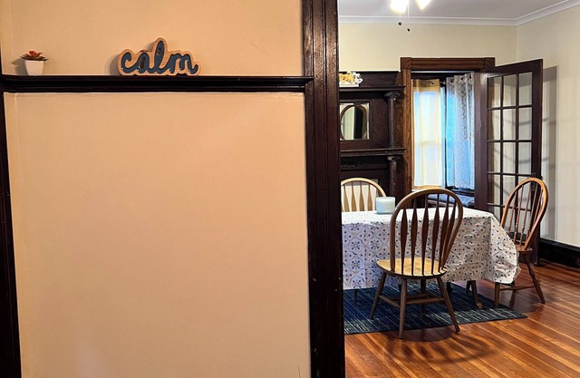 Holyoke House Oasis: Calm Trips