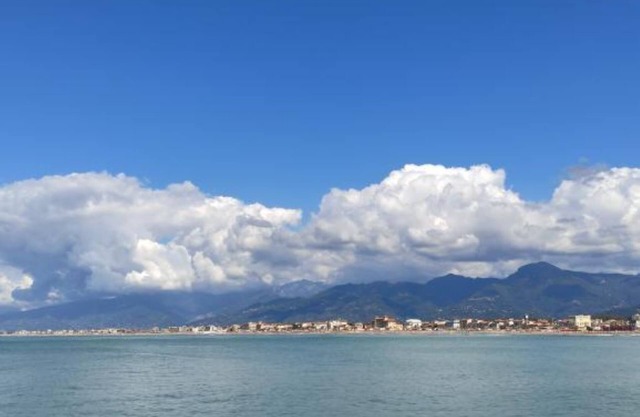 Holzbungalow für 4 Personen im Campingplatz