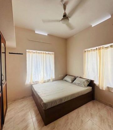 Home at Guruvayur 2 AC Room,1 single bed,Kitchen