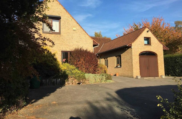Homerez - Apartement for 4 ppl. with swimming-pool at Ottignies-Louvain-la-Neuve
