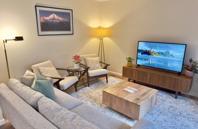 Home in Beaverton, 15mins from Downtown Portland