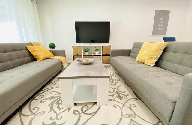 Home sweet home. 3BR bungalow on mtn.