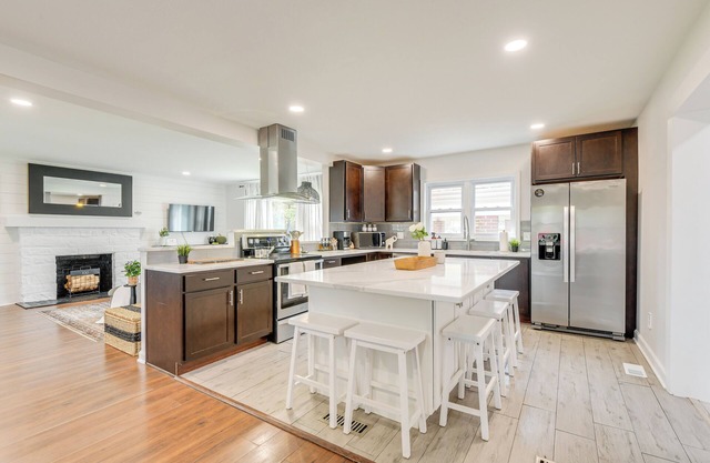Home w/Patio & Large Yard in Parkville