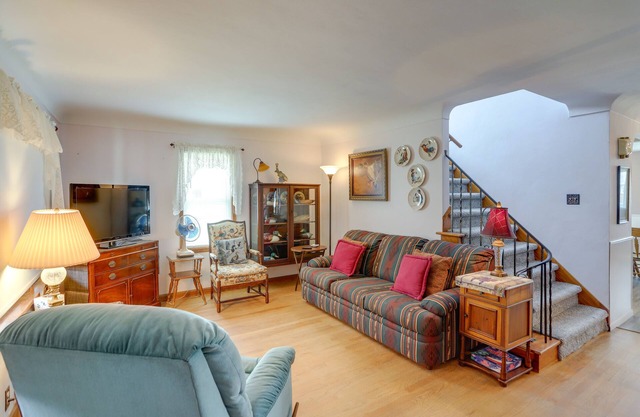 Home w/Screened-In Porch < 1 Mi to Lake Erie