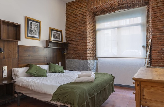 HOMEABOUT IMPERIAL APARTMENT III