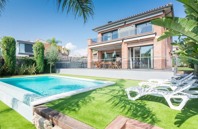 HomeHolidaysRentals Adonis - Costa Barcelona