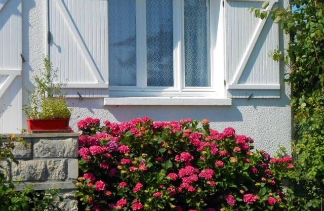 Homerez - Amazing house for 6 ppl. with garden and terrace at Dampierre-en-Burly