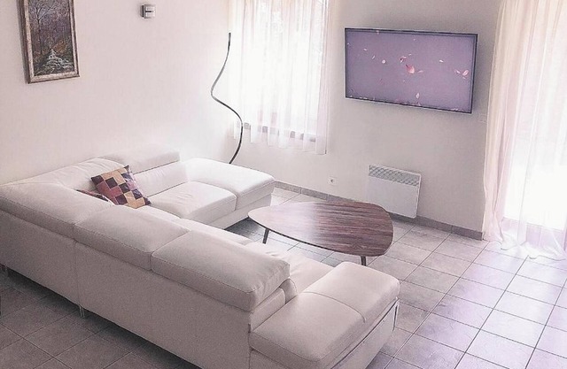 Homerez - Apartment in Florenville