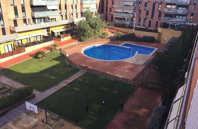 Homerez - Apartment in Terrassa, pool