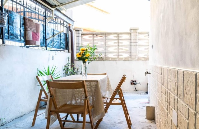 Homerez - Appartement 8 km away from the beach for 4 ppl. with terrace at Favara
