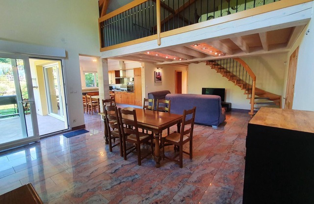 Homerez - Big house for 11 ppl. with jacuzzi, spa, garden and terrace at Metz