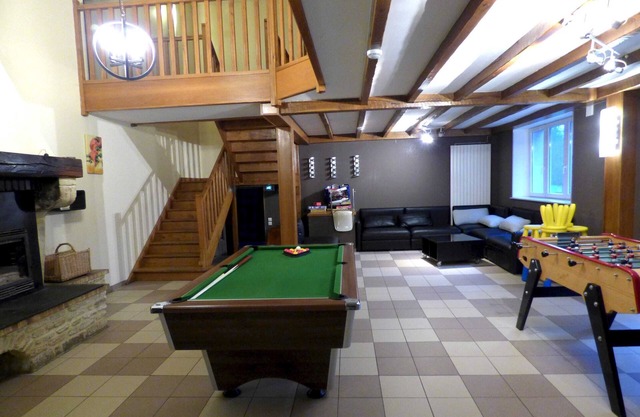 Homerez - Big house for 26 ppl. with jacuzzi and sea view at Nouart