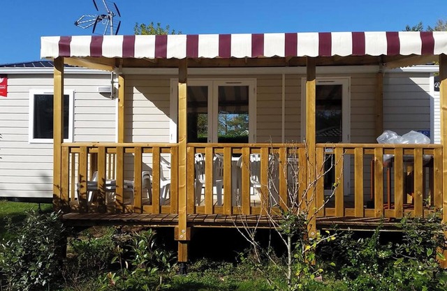 Homerez - Charming Bungalow in Onzain with Garden View