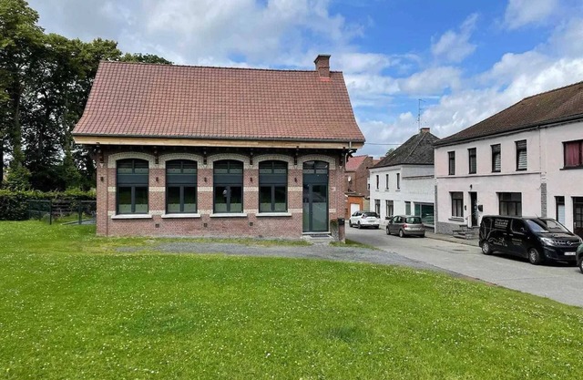 Homerez - Charming Chalet in Roisin