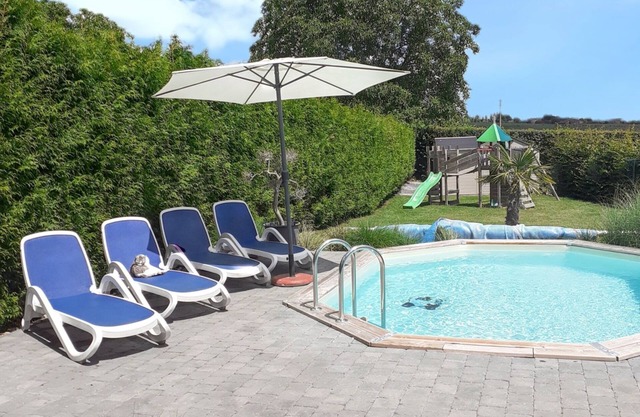 Homerez - Charming House in Hamois with Shared Pool