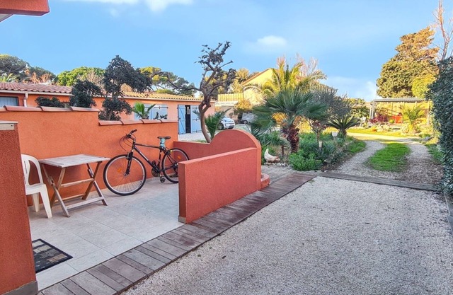 Homerez - Charming Studio in Hyères - 20 m² - Welcoming Terrace