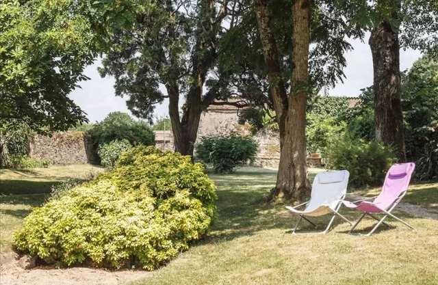 Homerez - House for 8 ppl. with garden and terrace at Le Temple-de-Bretagne