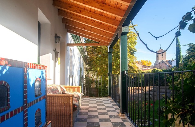 Homerez - House for 15 ppl. with garden, terrace and balcony at Sardón de Duero