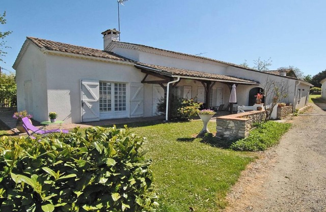 Homerez - House in Lannes, terrace and garden