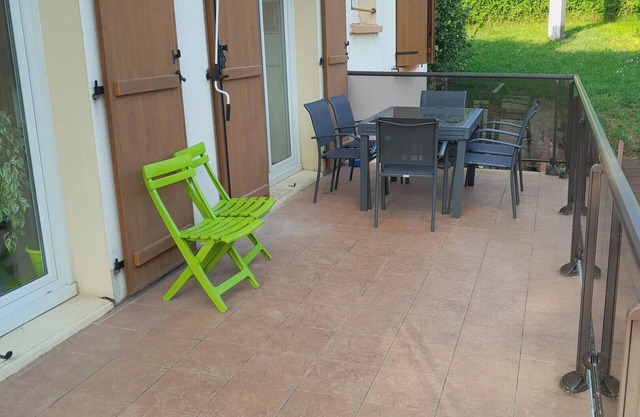 Homerez - House with garden and fireplace in Morbier