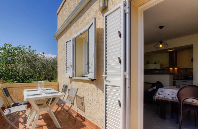 Homerez - Nice apartment 15 km from the beach for 4 pers. in Taglio Isolaccio