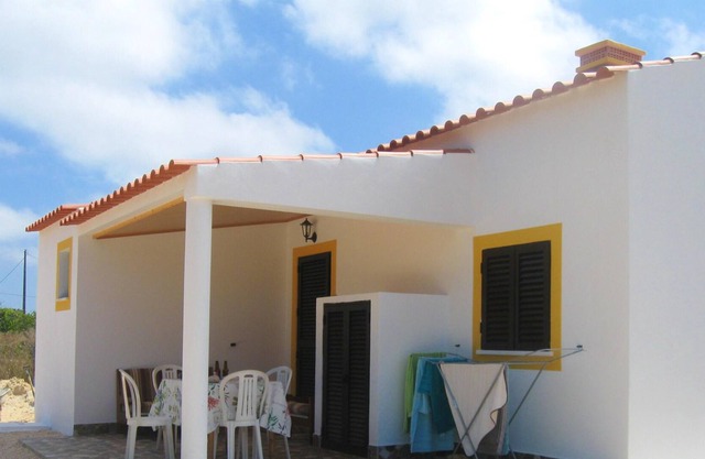 Homerez - Nice house 4 km away from the beach for 6 ppl. with terrace at Aljezur