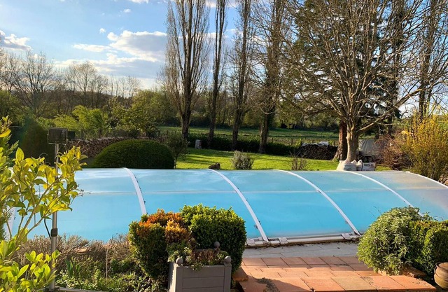 Homerez - Nice house for 6 ppl. with shared pool, garden and terrace at Touquin