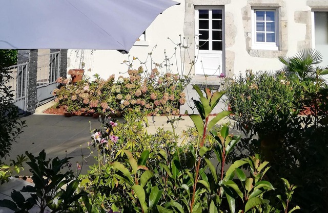 Homerez - Nice house for 4 ppl. with garden and terrace at Saint-Gondon