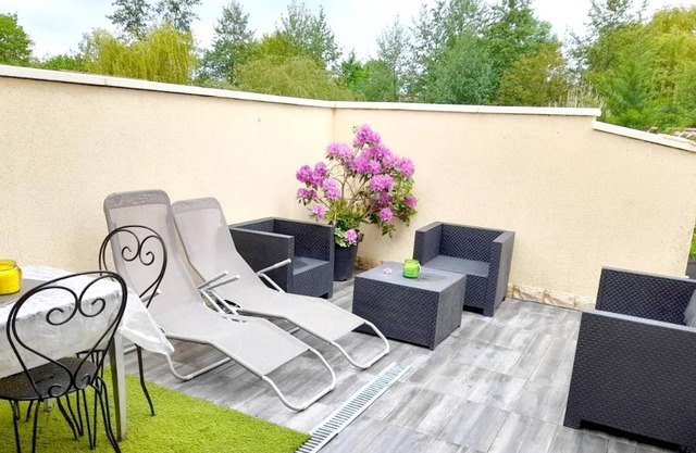 Homerez - Nice house with garden and terrace & Wifi